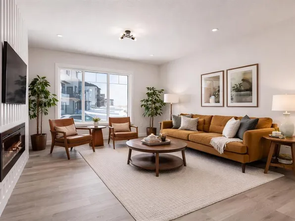 1989 SW McCaskill Dr, Crossfield, AB T0M 0S0