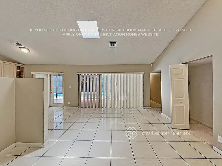 501 NW 107th Ter — Photo 7