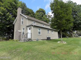 14 Elm St, Lenox, MA 01240