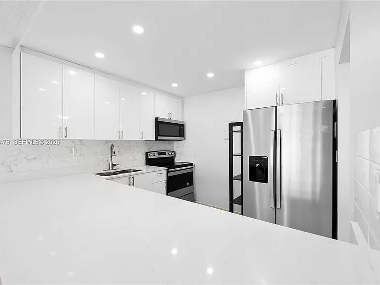 16710 NE 9th Ave #307 — Photo 6