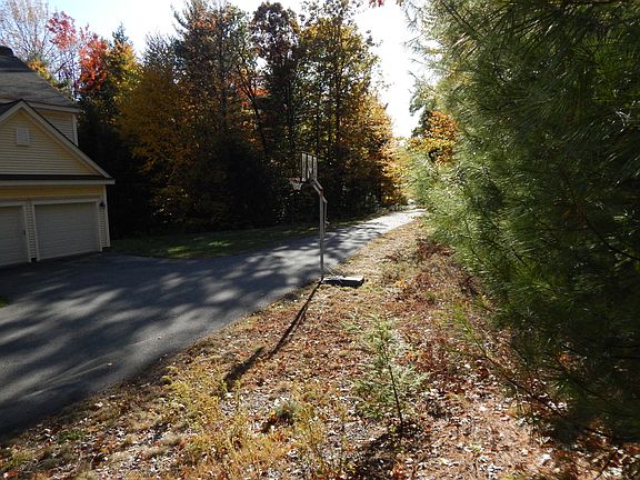 Driveway 250 feet from road