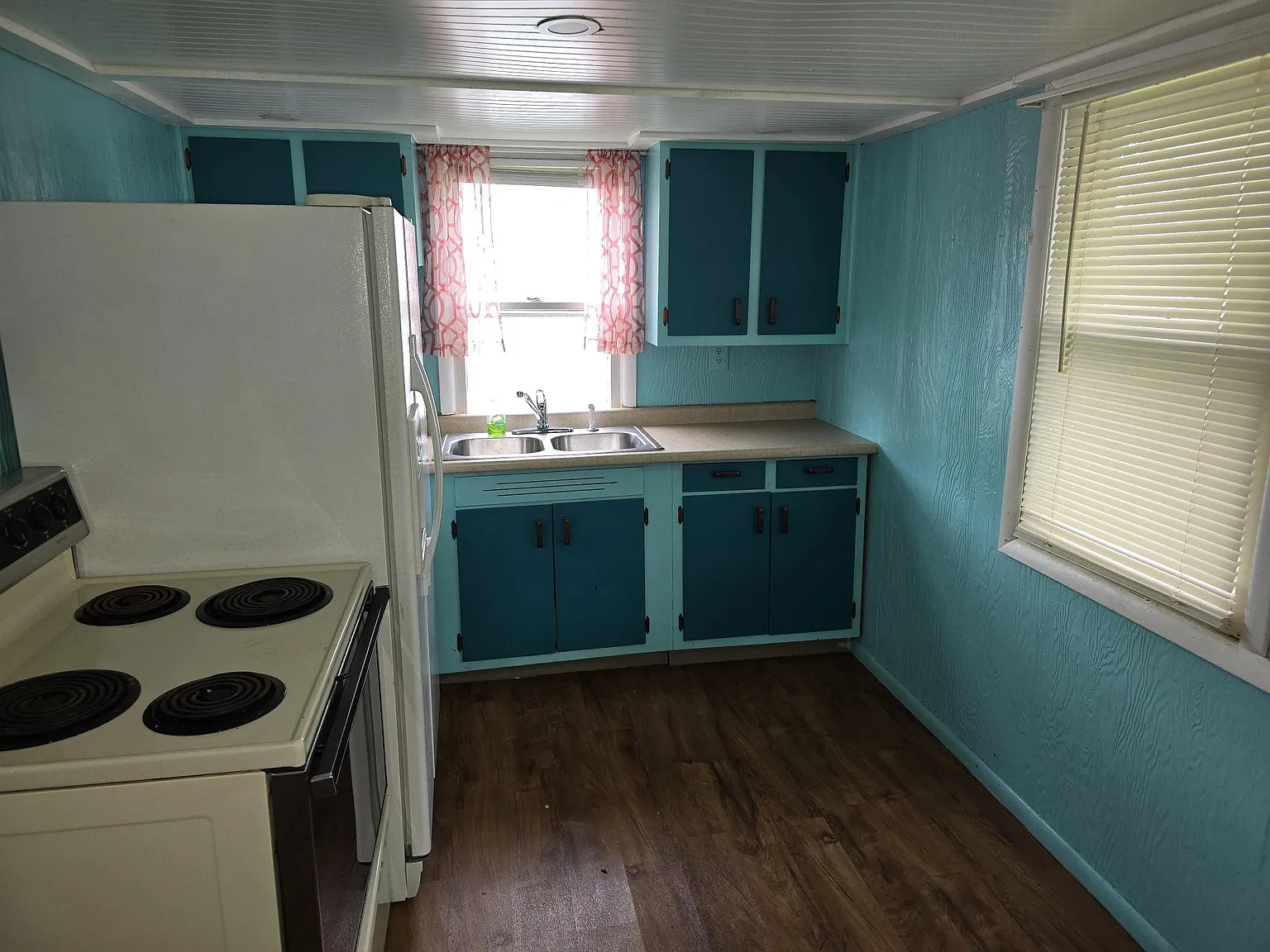 2 bed, 896 sqft, $800 — Photo 2