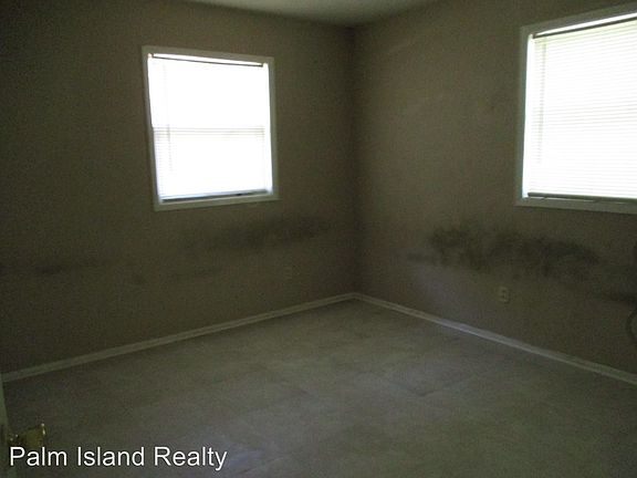 4th image of 277 Saint Augustine Ave