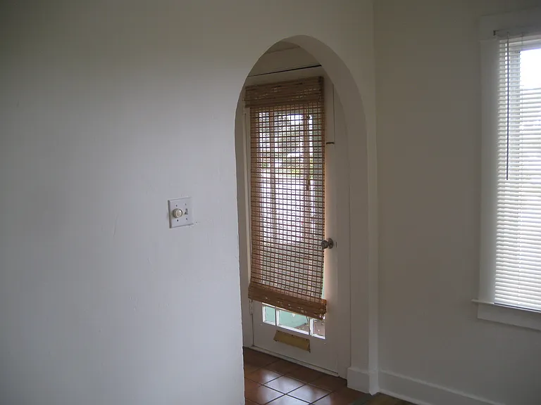 889 Lighthouse Ave — Photo 2