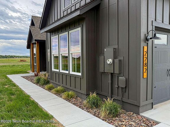 2nd image of 2282 Daydream Dr