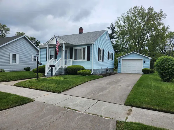 1527 Thomas St, Port Huron, MI 48060