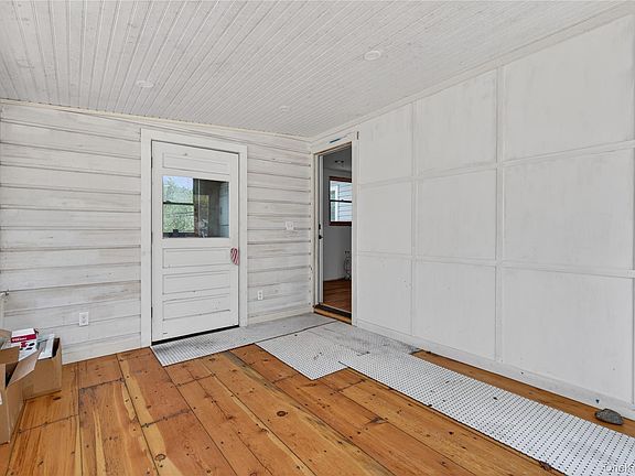 4th image of 1810 Sawkill Park Road