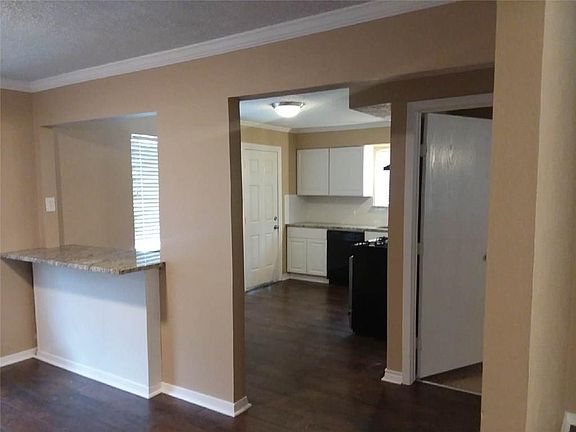 4th image of 2222 Loyce Dr