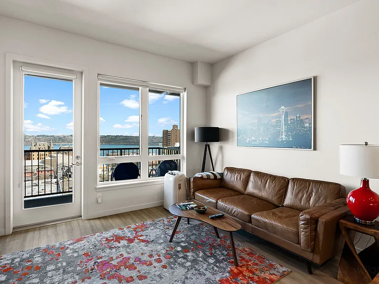 Stadium Apartments — Photo 44