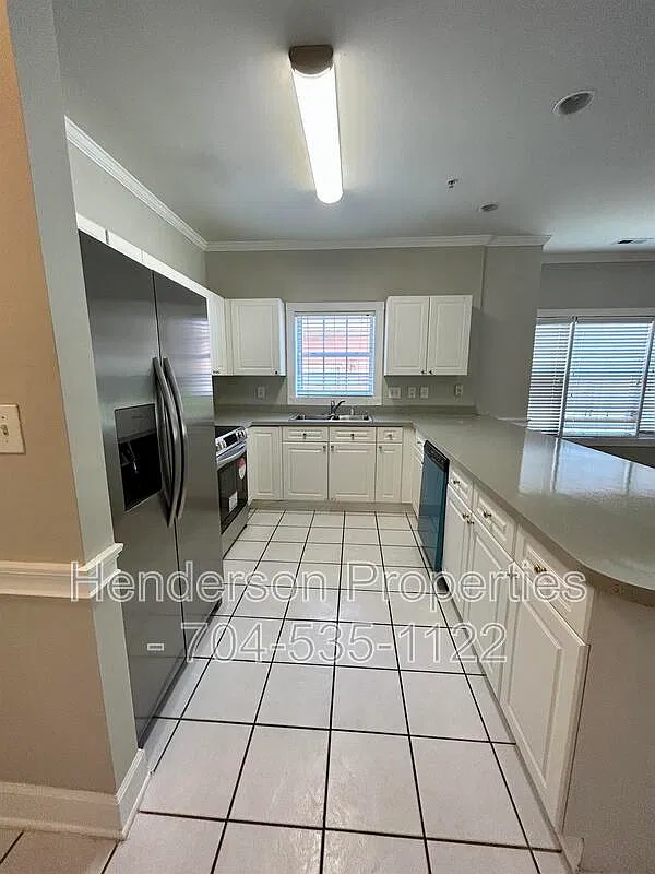 3 bed, 2.0 bath, 1288 sqft, $1,600 — Photo 1