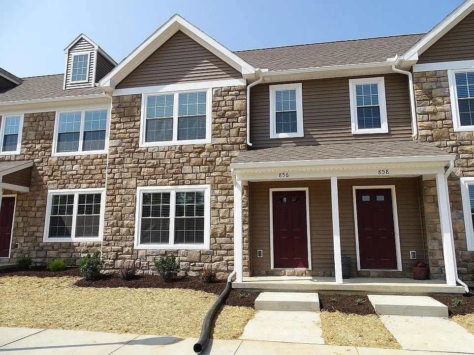 3 bed, 2.5 bath, $1,850 — Photo 1