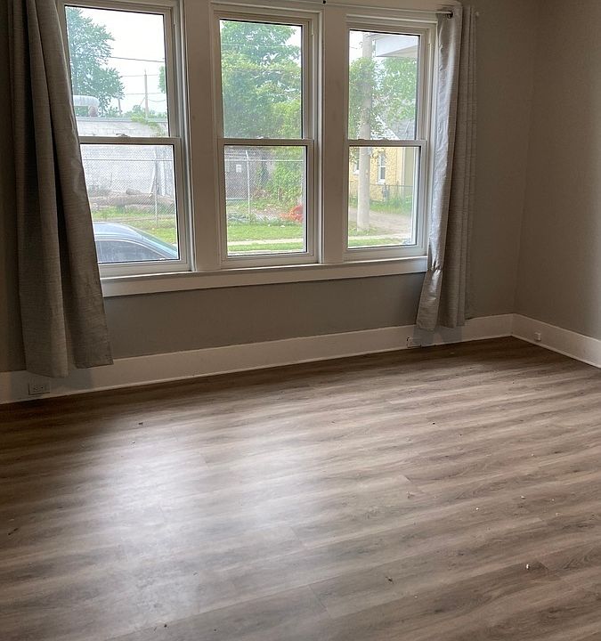 1st image of 278 Josephine Ave #1
