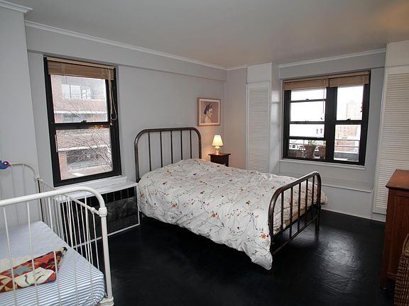 4th image of 266 E Broadway APT B607