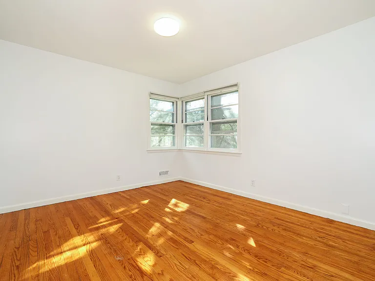 65 Lincoln Rd — Photo 12