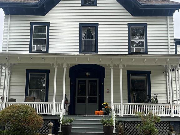 4th image of 113 Academy St