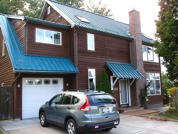 Driveway fits 3 cars