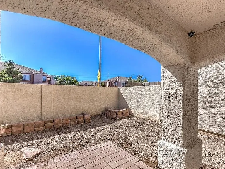 1425 Bow Creek Ct — Photo 13