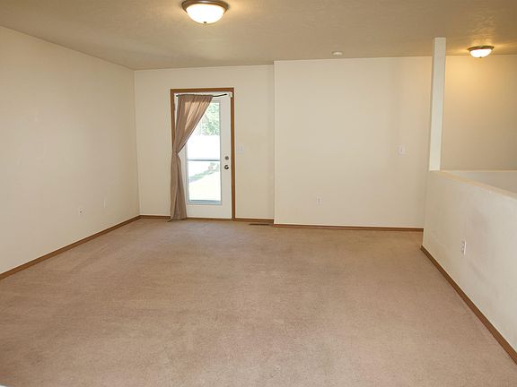 4th image of 18115 E Shannon Ave