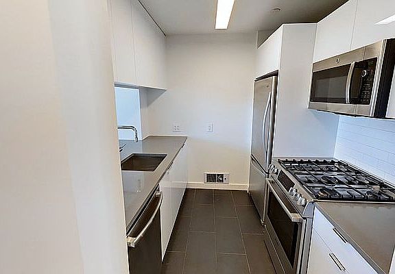 2nd image of 45 Hoyt St APT 4D