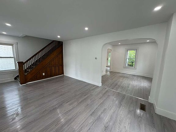 2nd image of 320 Soper St