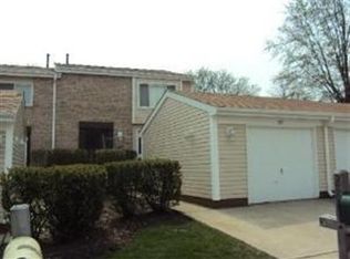 285 Barclay Dr, Glendale Heights, IL