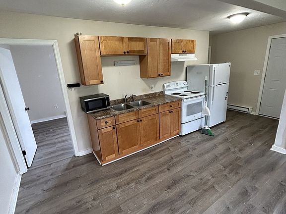 3rd image of 109 Morris St #11405260
