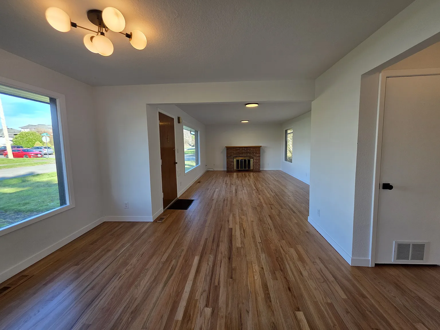 2 bed, 1.5 bath, 1200 sqft, $3,000 — Photo 3
