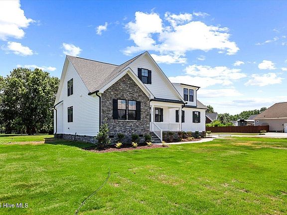 3rd image of 200 Friendswood Drive