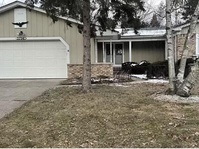 5796 Larkins Dr, Troy, MI, 48085