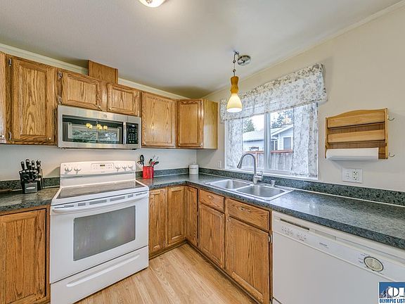 5th image of 1815 W 13th St1815 W Thirteenth St