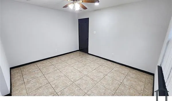 3914 Brighton Springs Ln — Photo 11
