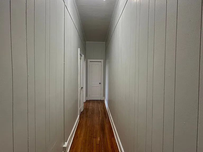 East 9th Apartments — Photo 2