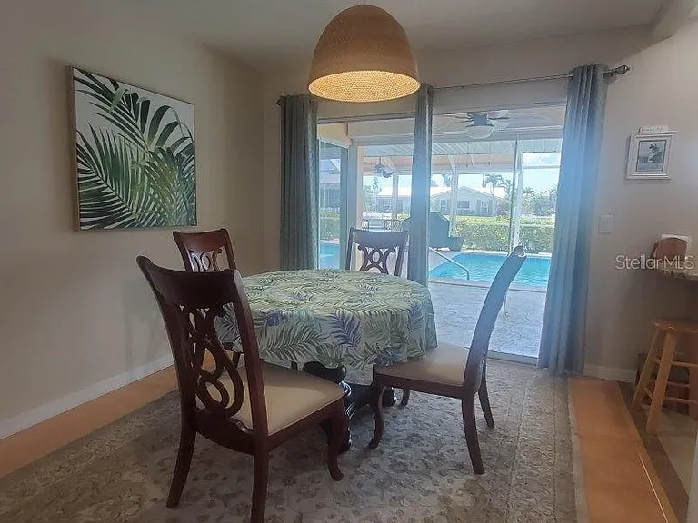 423 Matares Dr — Photo 9