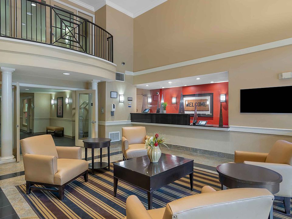 Lobby and Guest Check-in