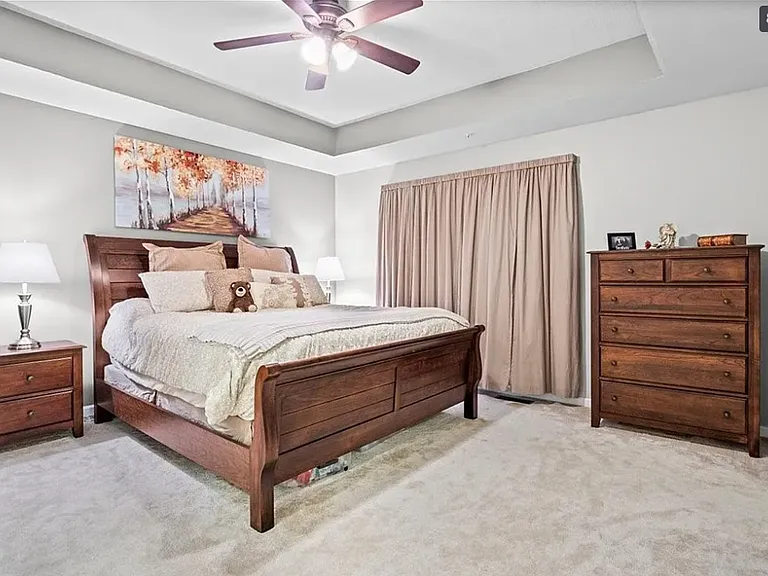 218 Linehan Pl — Photo 8