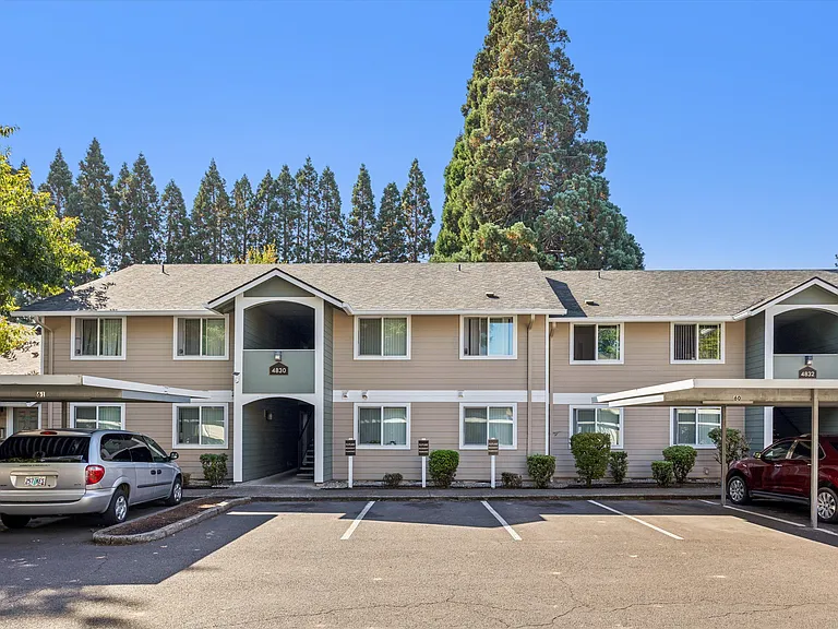 Crestbrook Apartments — Photo 30