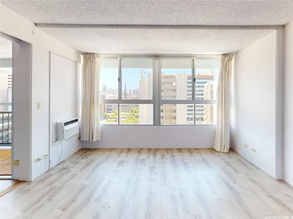 1621 Dole St APT 705, Honolulu, HI 96822