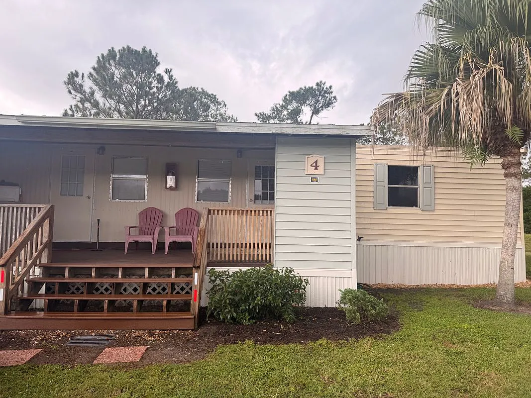 2 bed, 1.0 bath, 900 sqft, $1,050 — Photo 2
