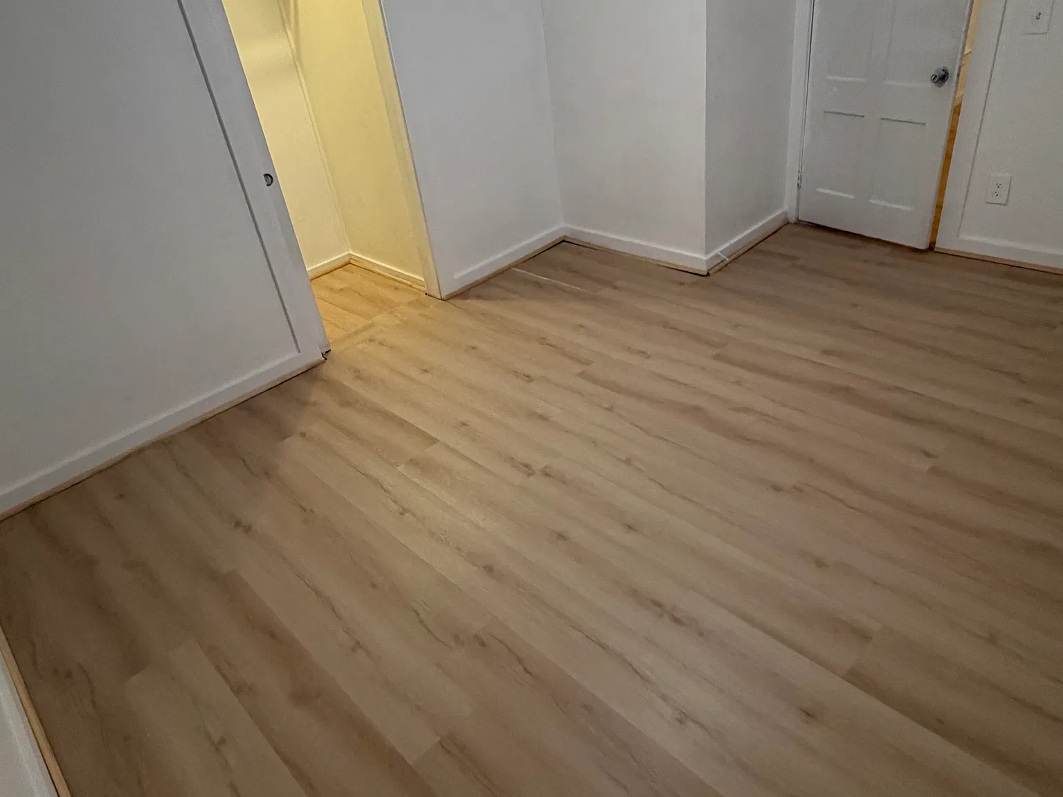 2 bed, 883 sqft, $2,200 — Photo 4