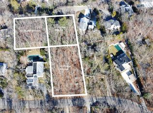 22 Oyster Pond Ln, East Hampton, NY 11937
