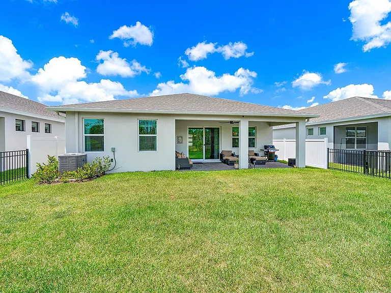 6841 SE Park Trace Dr — Photo 18