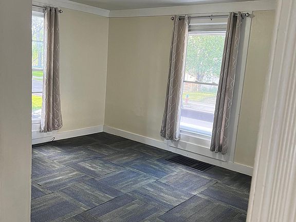 4th image of 10 Lockwood St #1