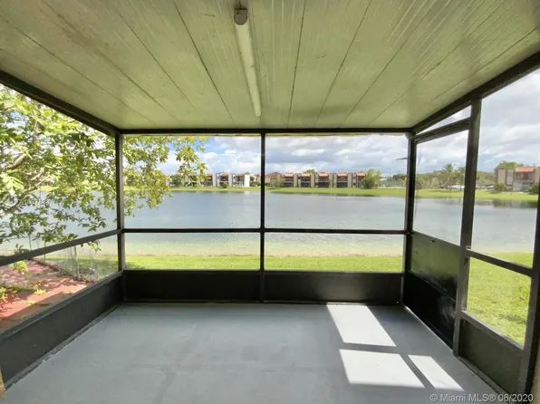 500 W Park Dr APT 102, Miami, FL 33172