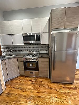 3rd image of 390 E 23rd St #3F