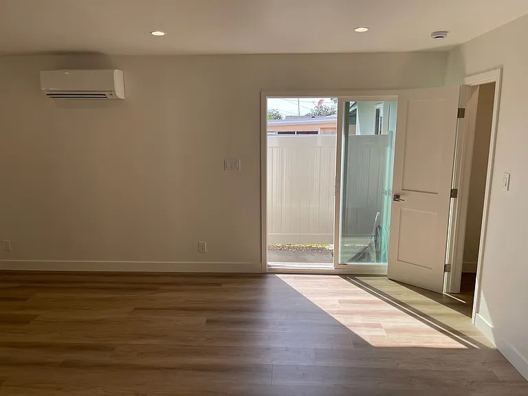 1320 E Monroe Ave #B — Photo 6
