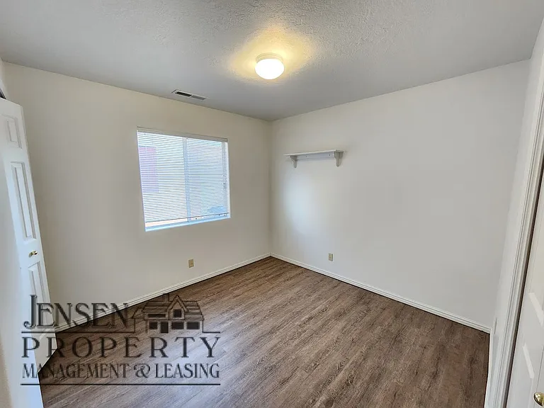 1040 N 1300 W #79 — Photo 17