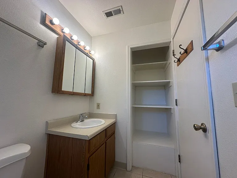 Parkview Villas & Apts — Photo 6