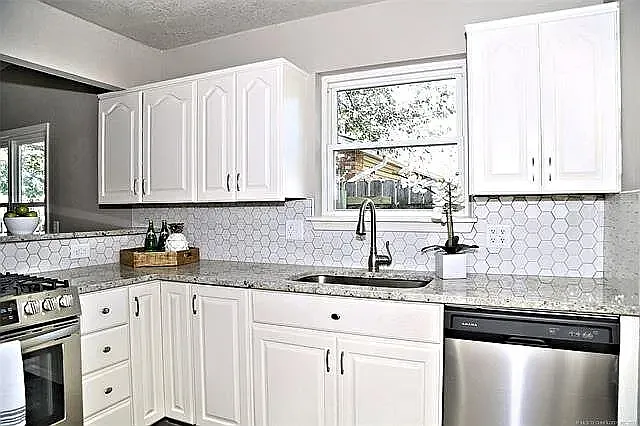 3 bed, 1227 sqft, $1,550 — Photo 4