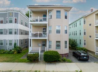 118 Elm St, Worcester, MA 01609