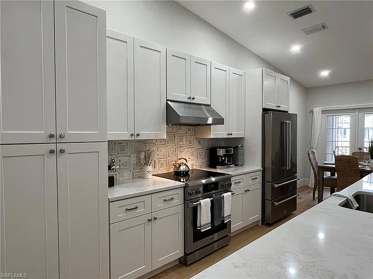7087 Barrington Cir #201 — Photo 33